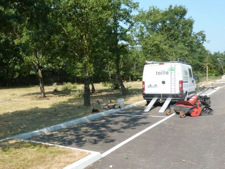 Débroussaillage terrains à St Didier sous Aubenas