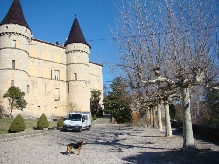 Taille d'arbre à Chambonas - Le château et ses jardins dessinés par Le Nôtre